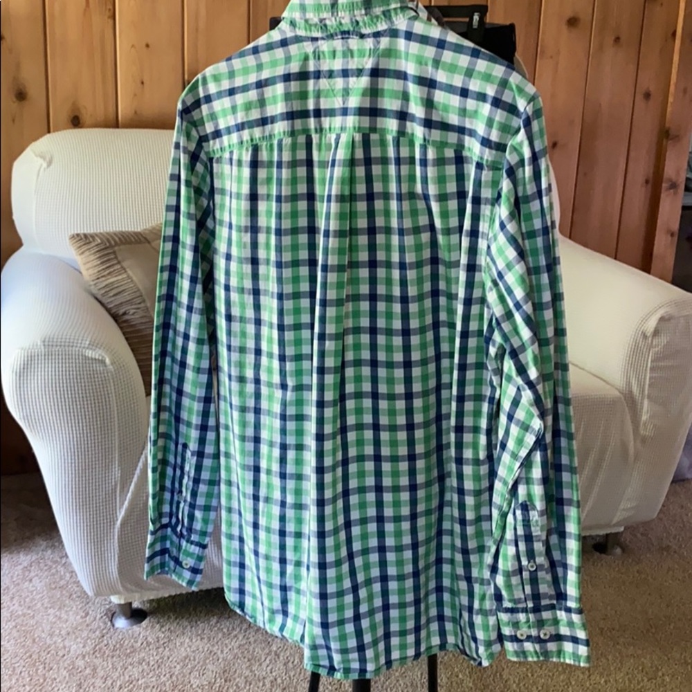 Tommy Hildiger button down - Picture 3 of 3